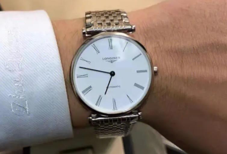 浪琴手表出現(xiàn)劃痕怎么解決（手表劃痕維修）（圖）