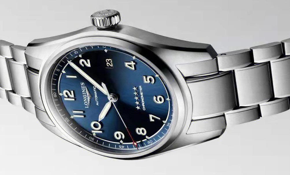 浪琴手表去除劃痕的具體方法（浪琴手表劃痕維修方法是什么）