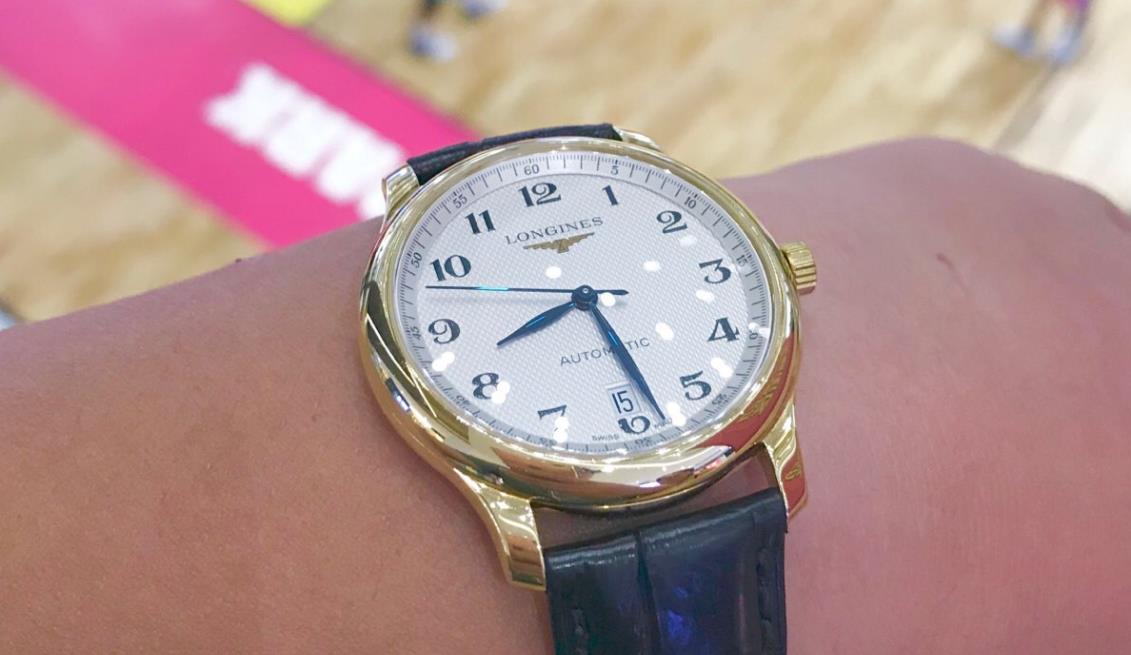 浪琴有走時(shí)誤差怎么辦（浪琴手表出現(xiàn)誤差原因）（圖）