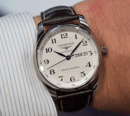 浪琴機械表手動上弦(如何正確操作)