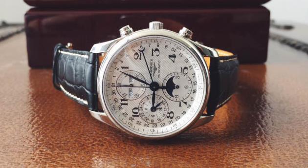 浪琴表盤上刻度膜要撕掉嗎(解答常見疑問)