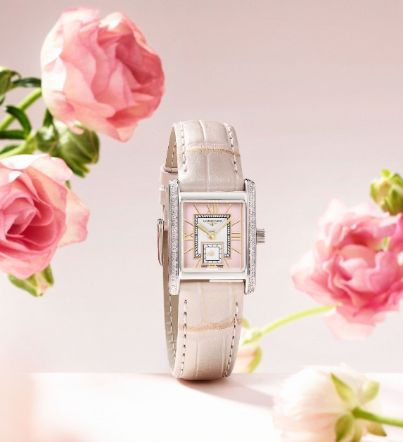 浪琴腕表表盤有劃痕處理方法是什么（專業(yè)修復技巧與注意事項）（圖）