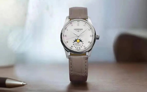 浪琴表盤劃痕修復(fù)指南：讓時(shí)光倒流，重?zé)ü獠剩▓D）