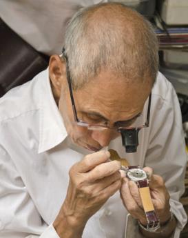 克拉克·蓋博-天津浪琴維修服務(wù)中心制表師