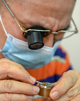 伊?！ね柹?保定浪琴維修服務(wù)中心制表師